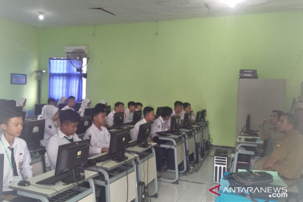 UNBK di Solok Selatan sempat terkendala server yang susah diakses