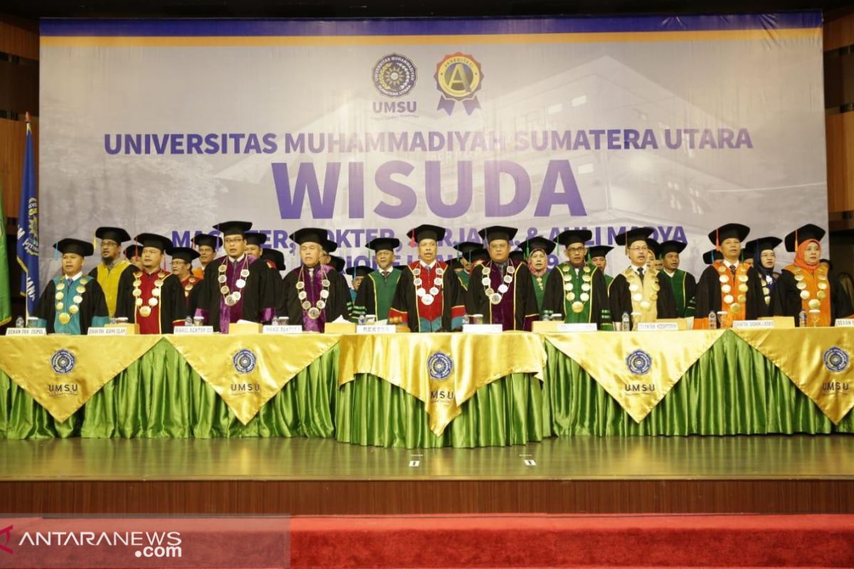 2.283 wisudawan bangga UMSU terakreditasi 