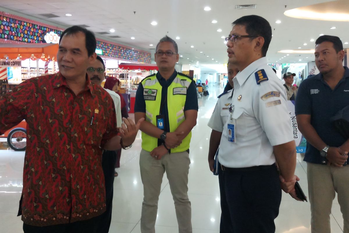 Bandara Juanda siapkan 11 unit mesin cetak tiket mandiri