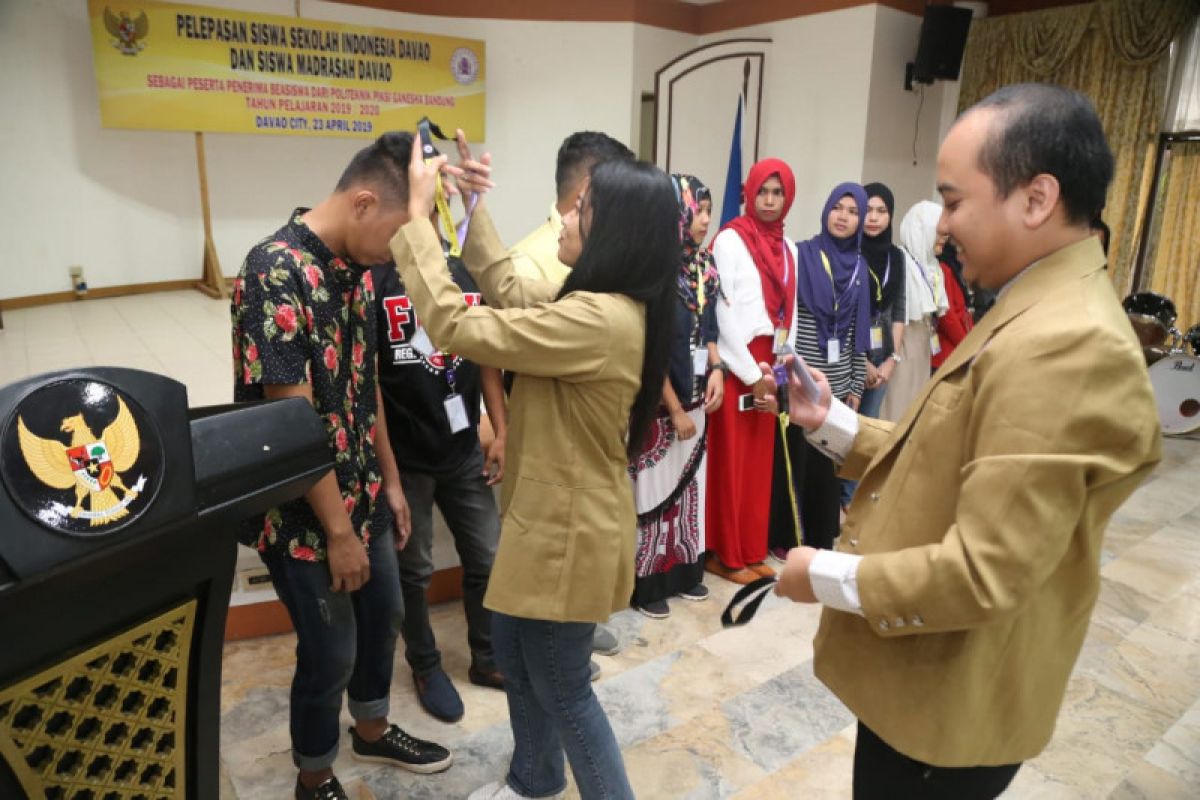 Politeknik Bandung berikan beasiswa untuk siswa Madrasah Davao