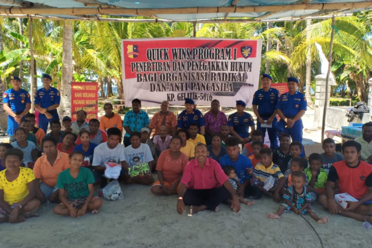 Polair sosialisasi jiwa nasionalisme bagi warga pulau Soop
