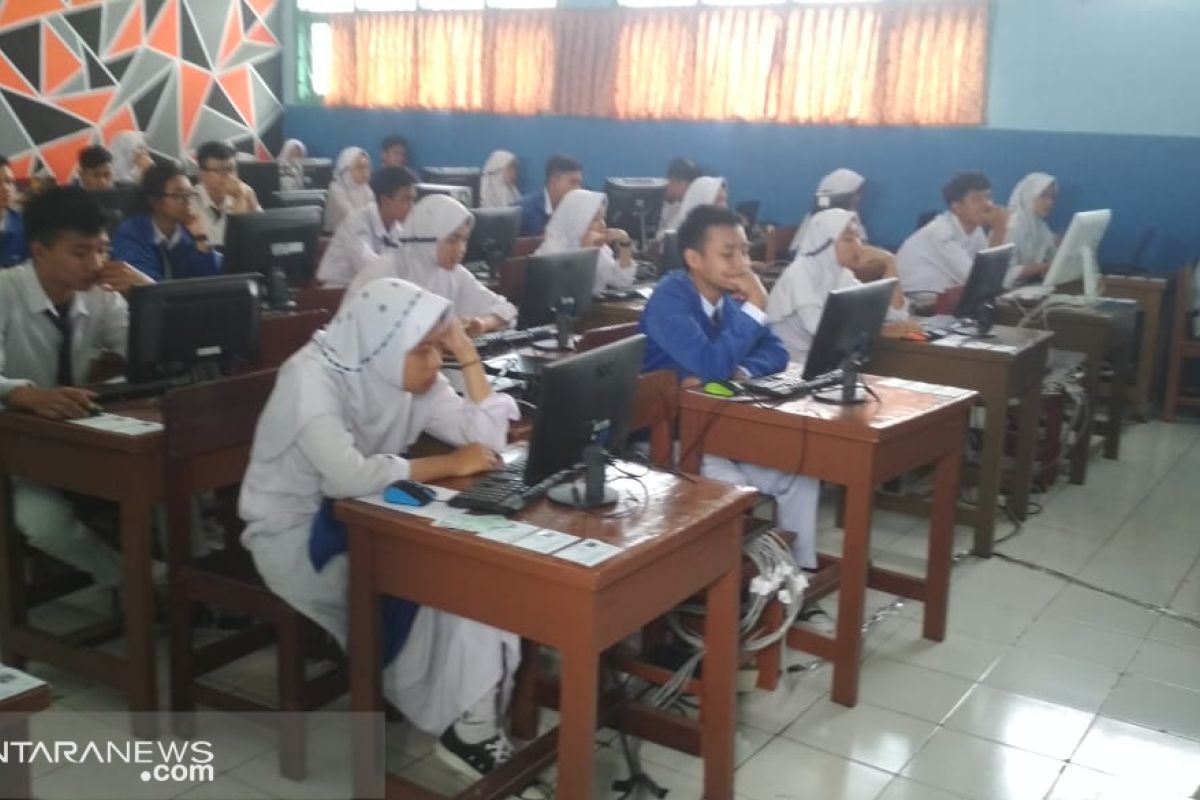 Baru tiga SMP di Kota Sukabumi melaksanakan UNBK mandiri