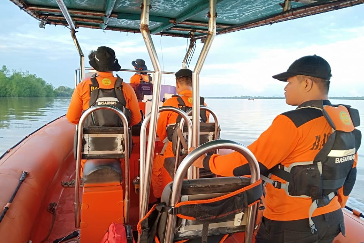 SAR gabungan temukan nelayan tenggelam di Sungai Sambas-Kalbar