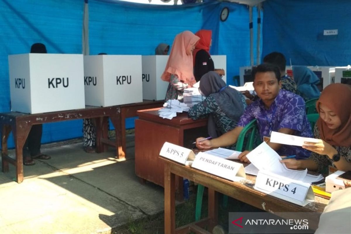 Enam petugas KPPS di Padang dirawat, sakit usai bertugas dalam pemilu