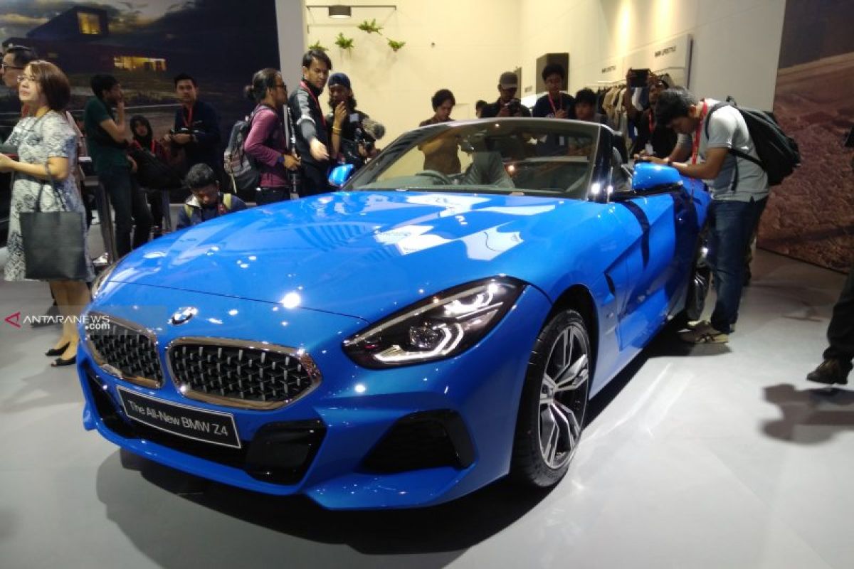 BMW tampilkan Z4 Roadster sebagai mobil impian IIMS 2019