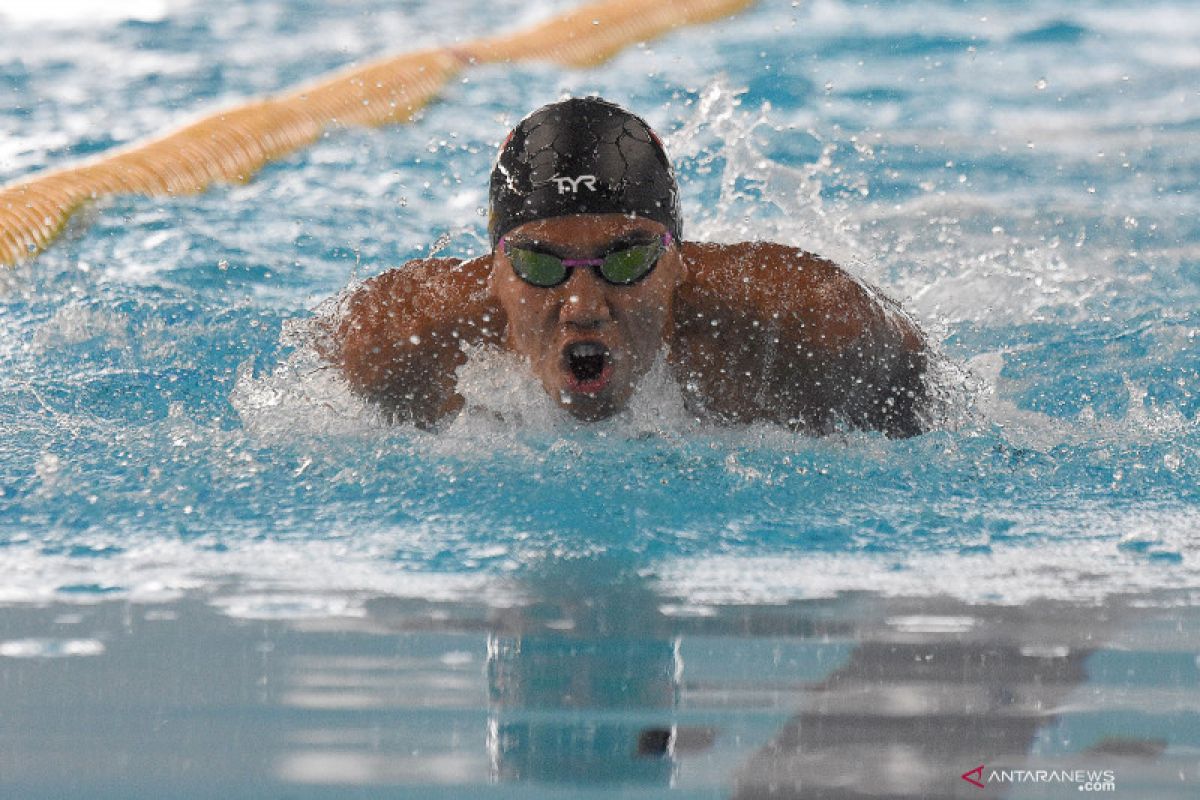 Triadi dan Kania tak terbendung pertahankan emas 50 meter gaya bebas