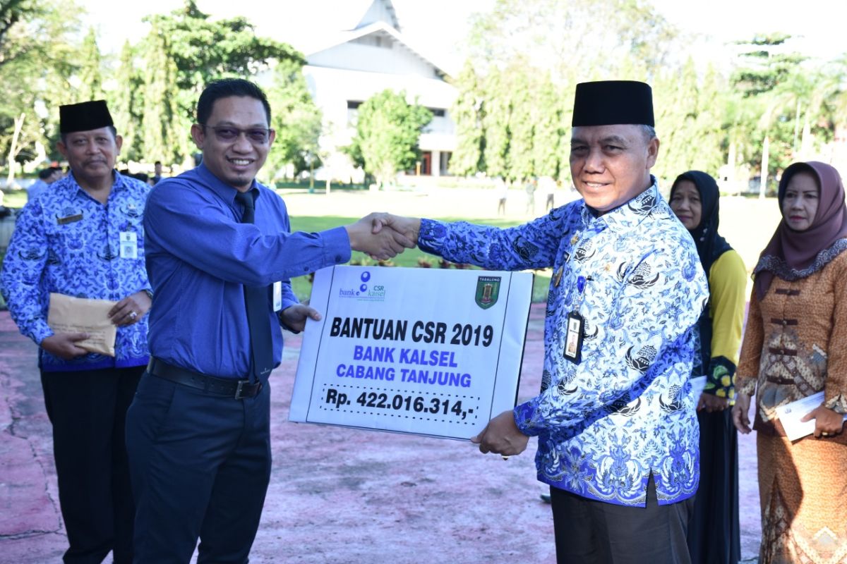 Bank Kalsel Tabalong alokasikan Rp422 juta untuk dana CSR