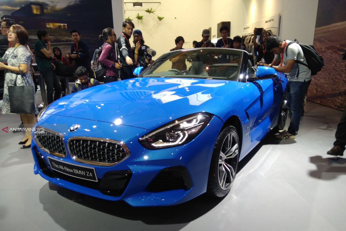 BMW tampilkan Z4 Roadster sebagai mobil impian IIMS 2019