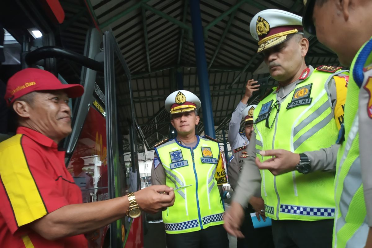 Polri pantau kondisi jalan untuk jalur mudik Lebaran