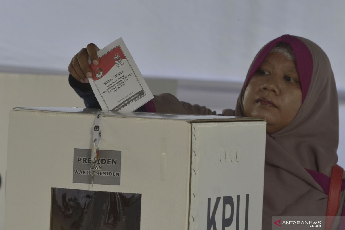 Pemilih di TPS 39 Kelurahan Entrop hanya terima tiga surat suara