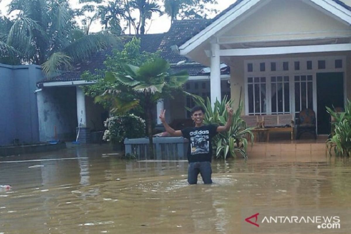 Banjir rendam 55 rumah warga di Solok Selatan