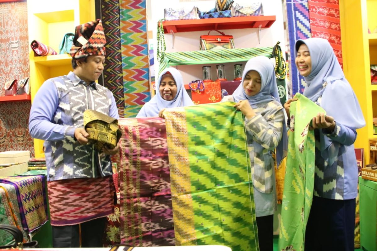 Tiga pengrajin Kota Pontianak tampilkan produk di INACRAFT Jakarta
