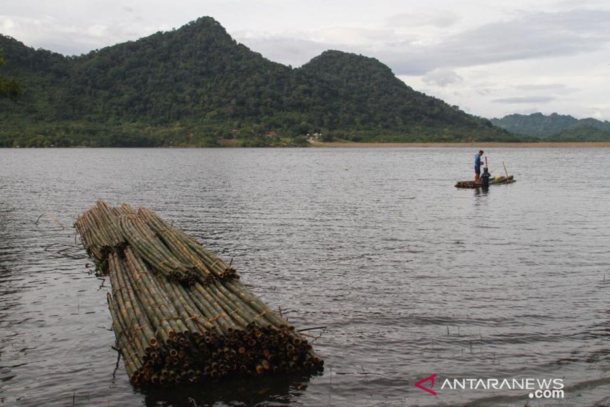 Pemkab Purwakarta tarik wisatawan melalui festival bambu