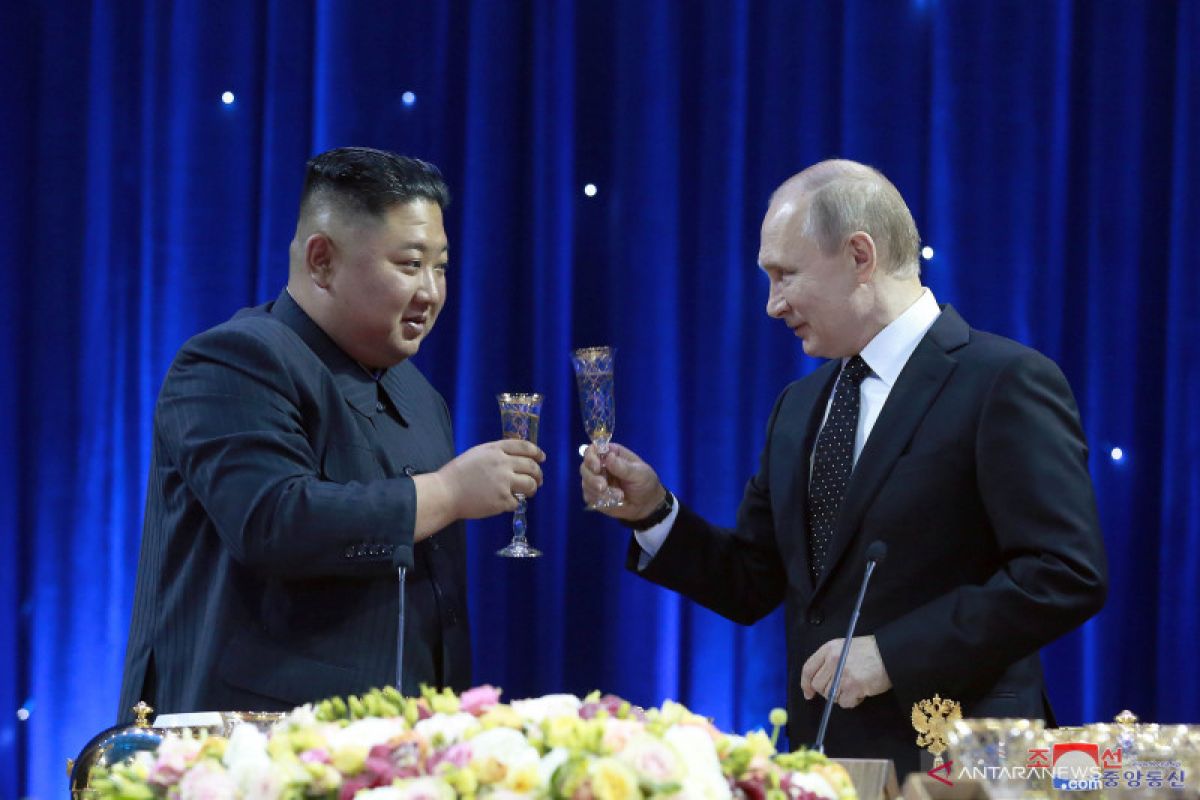 Pemimpin Korut dan Putin saling bersurat, bersumpah perkuat hubungan