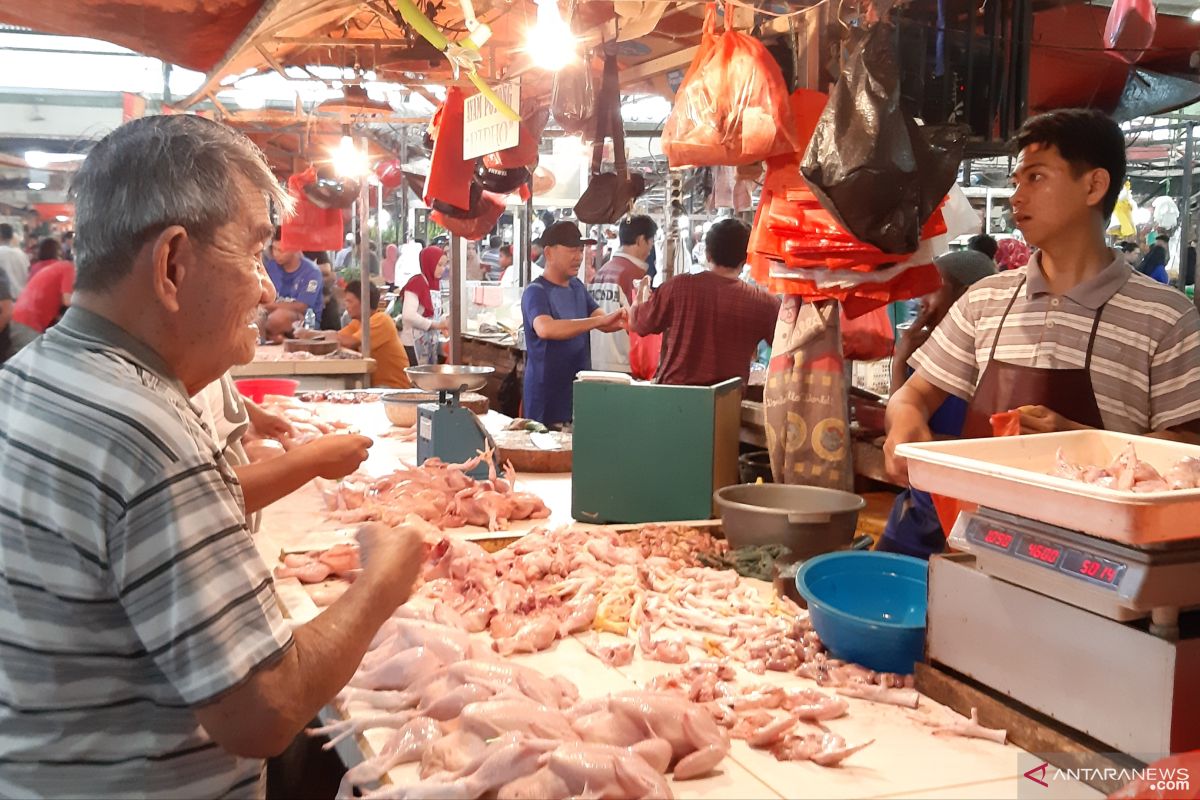 Harga daging ayam naik menjelang Ramadhan