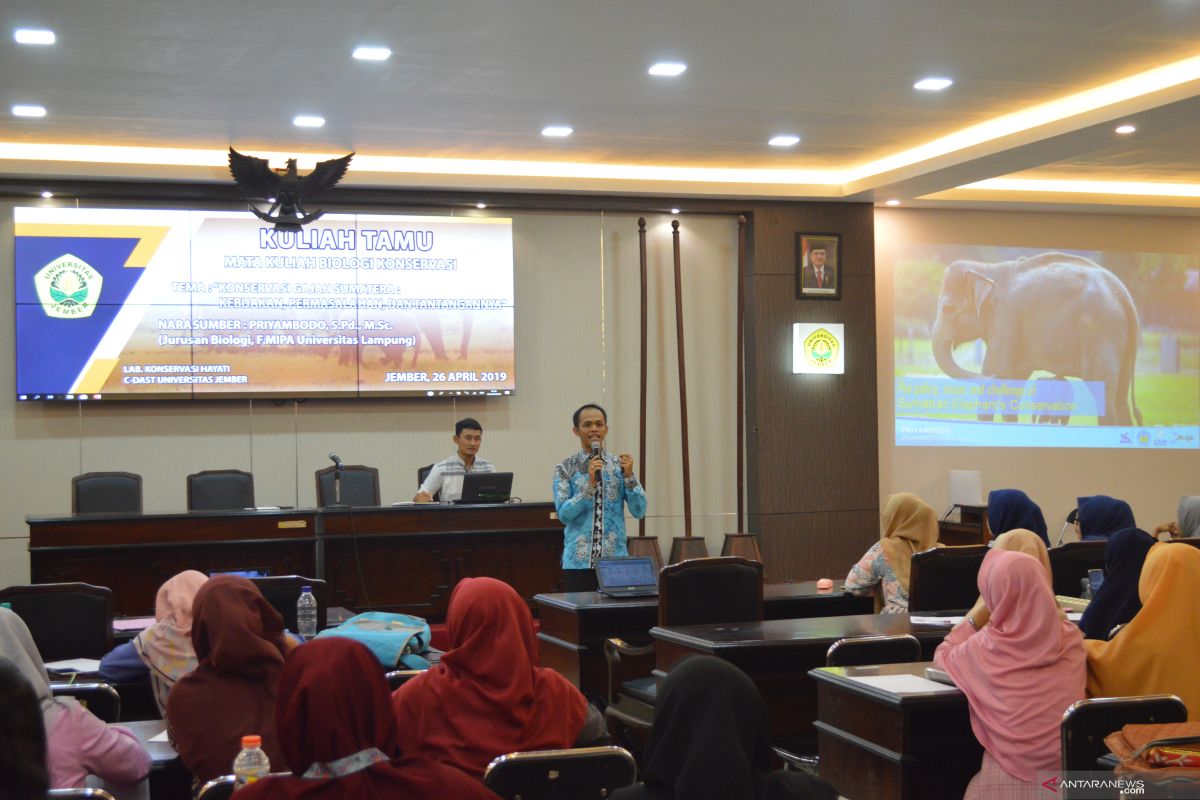 Peneliti gajah sumatera berbagi ilmu untuk konservasi banteng