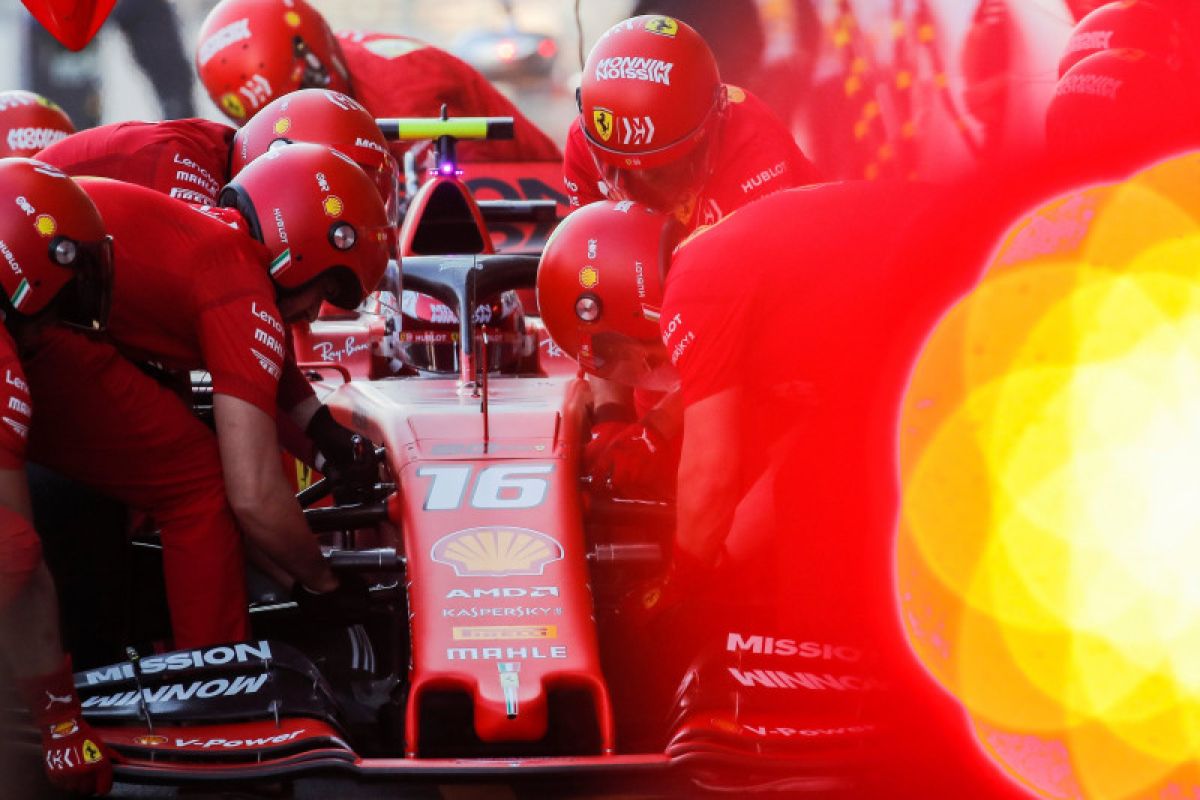 Dua pebalap Ferrari kuasai sesi latihan kedua di GP Azerbaijan