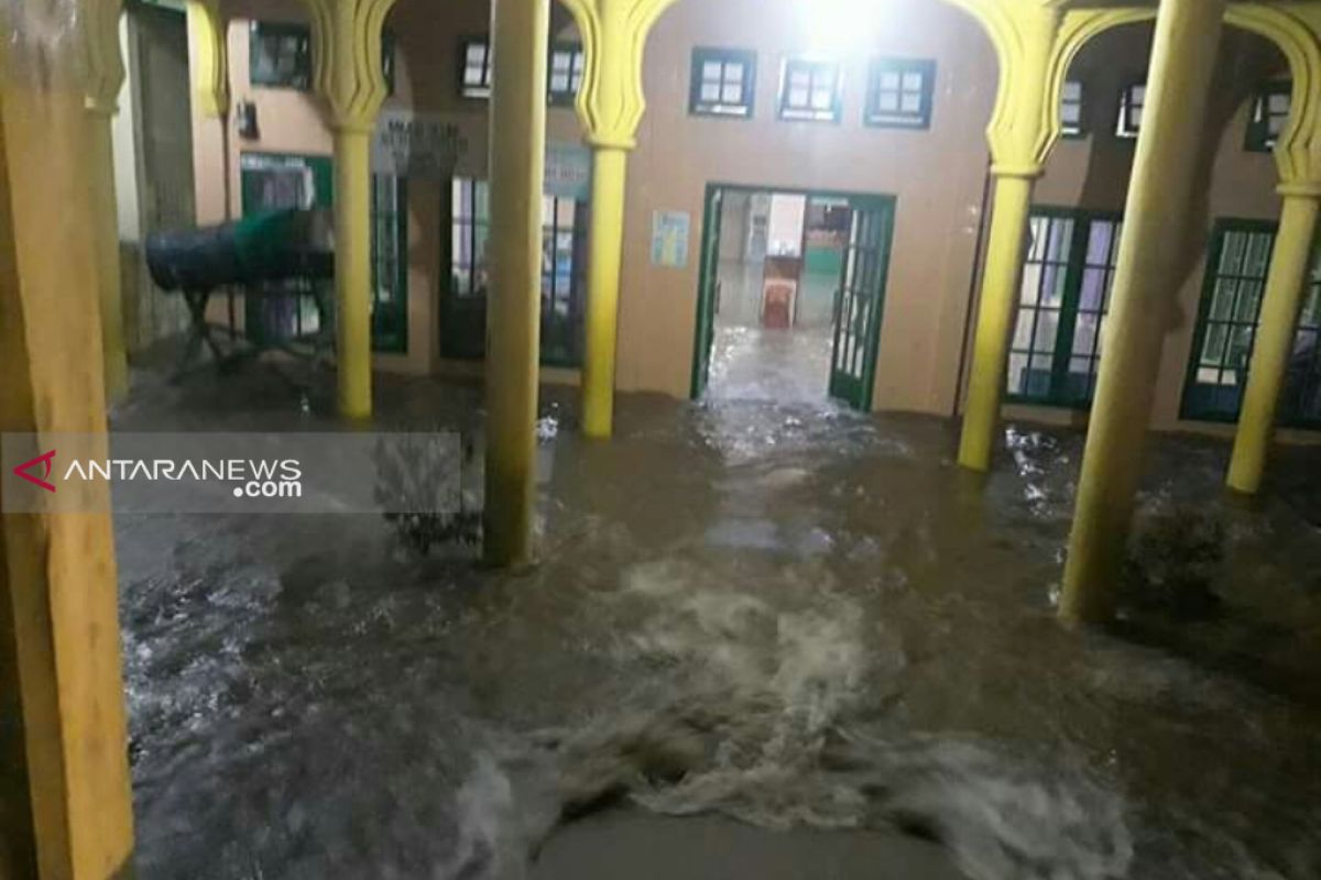 Malam ini, Rejang Lebong dilanda banjir dan longsor