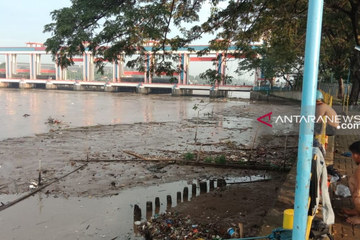 Pengolahan air bersih Kota Tangerang terganggu banjir