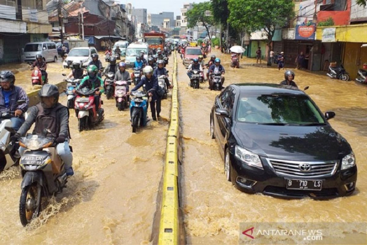 BPBD: Dua warga meninggal akibat banjir yang melanda Jakarta