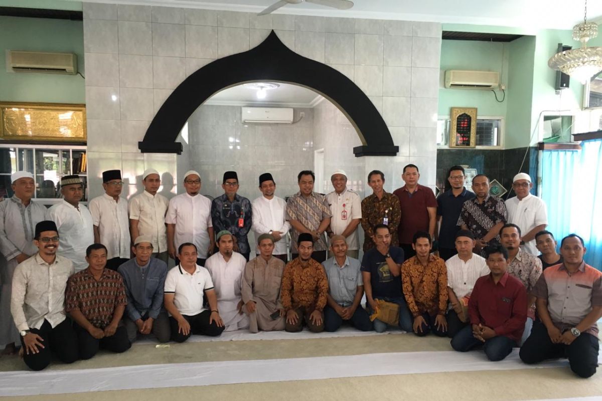 Wagub Hadi khatib salat Jumat di Masjid Al Husna DPMPD Kaltim