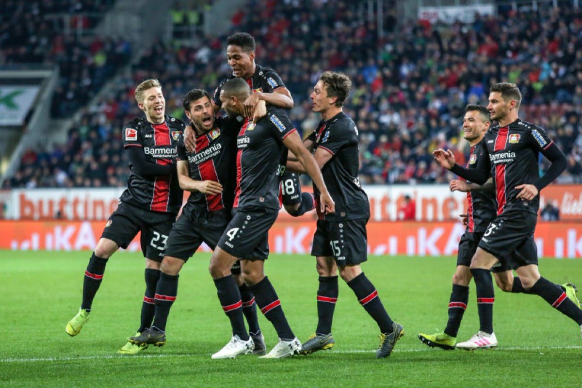 Leverkusen masuki zona Eropa, Menang di kandang Augsburg