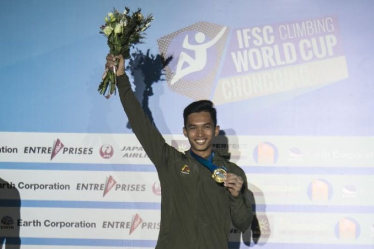 Atlet Indonesia Alfian M Fadjri juara dunia panjang tebing di China