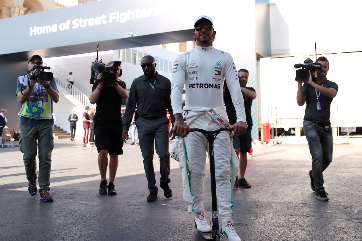 Hamilton dan Mercedes diskusi soal kemungkinan pindah ke Ferrari