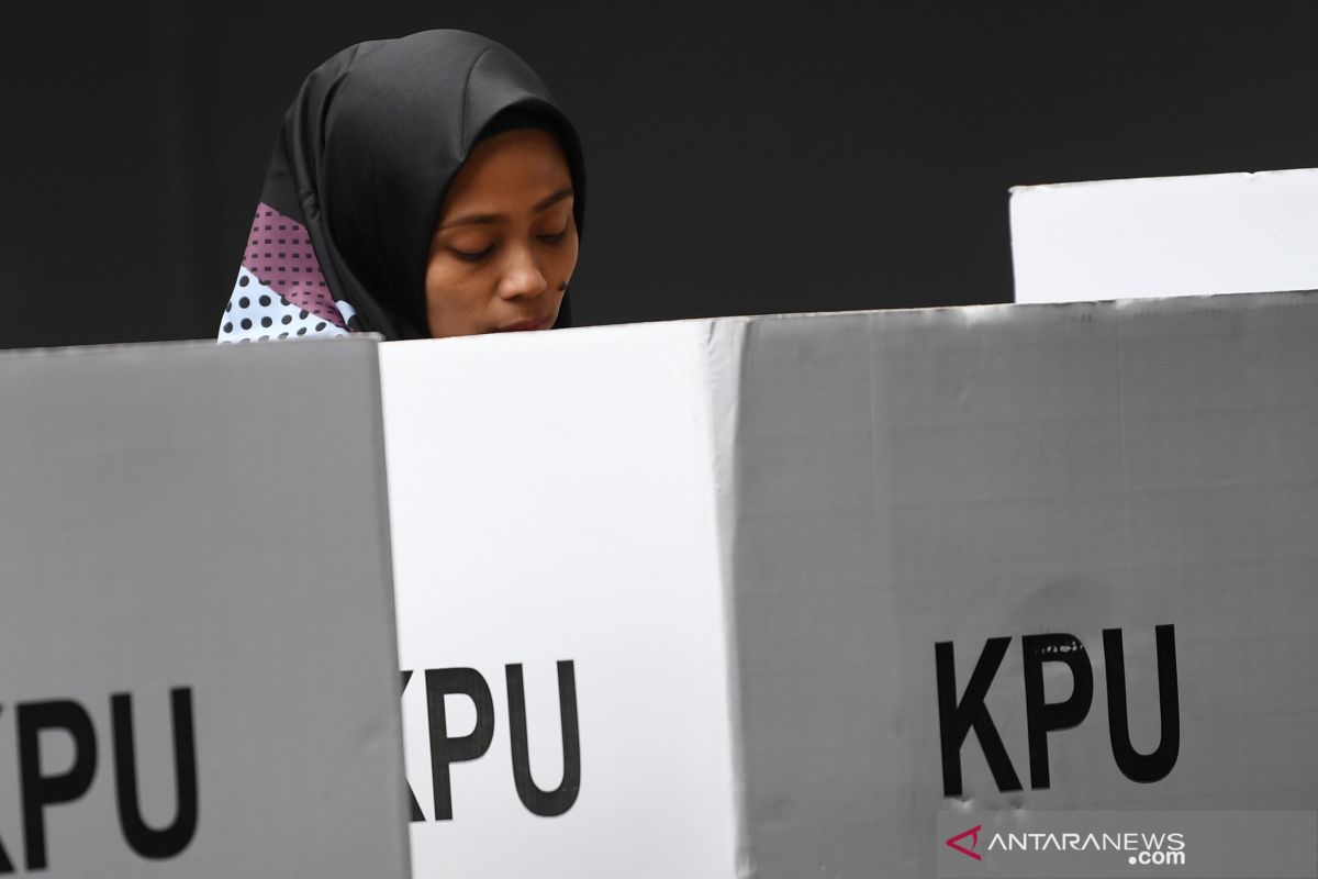 Ratusan calon anggota PPK Kota Semarang ujian CAT