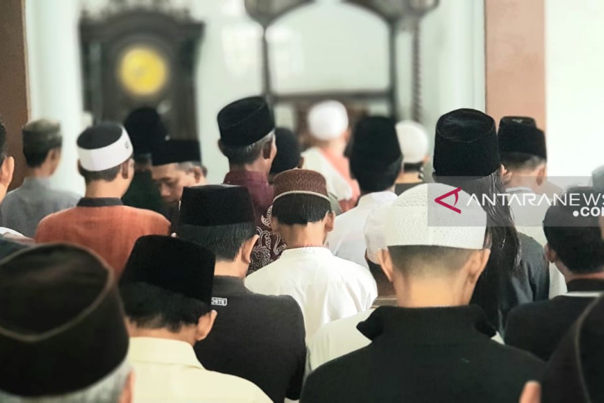 Ratusan Jamaah Naqshabandiyah Padang mulai puasa Ramadhan