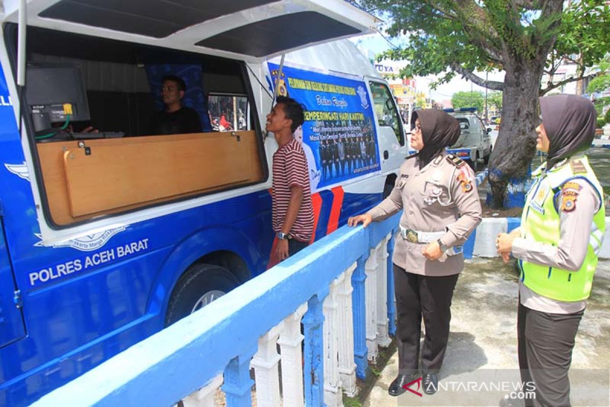 Layanan perpanjang SIM Peringatan Hari Kartini