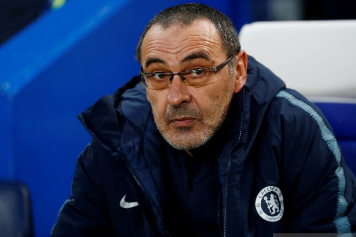 Maurizio Sarri tegaskan  tetap bertahan di Chelsea