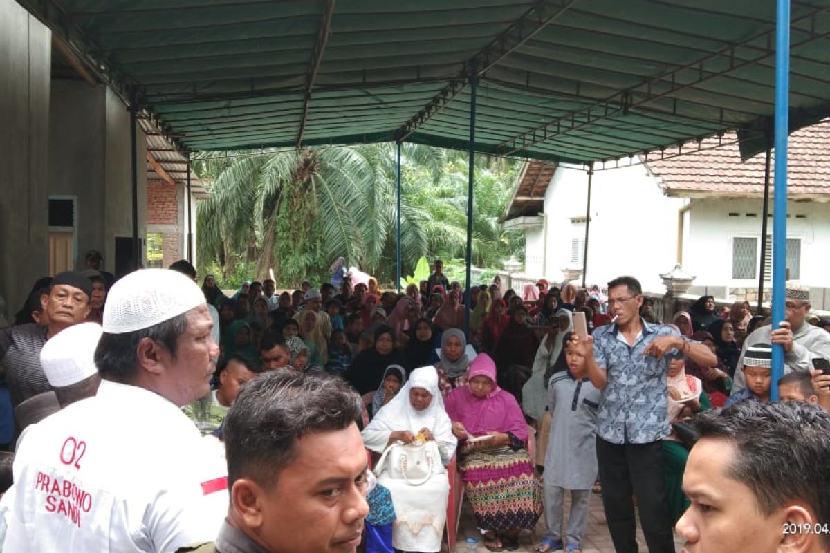 Ratusan warga Tanjungpura Langkat adakan syukuran kemenangan Prabowo-Sandi