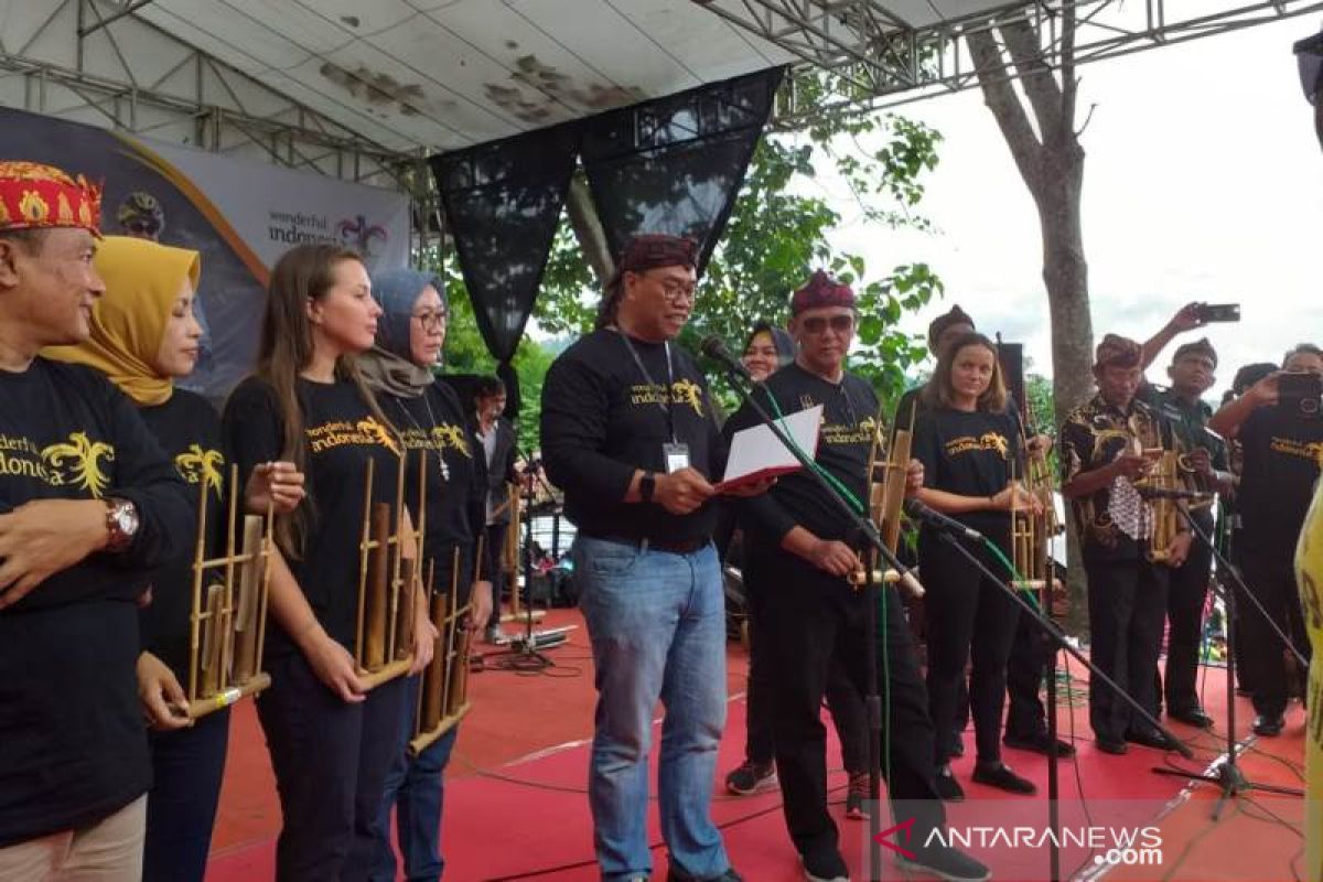Tourism Ministry backs  Int'l Angklung Festival  in W Java's Kuningan