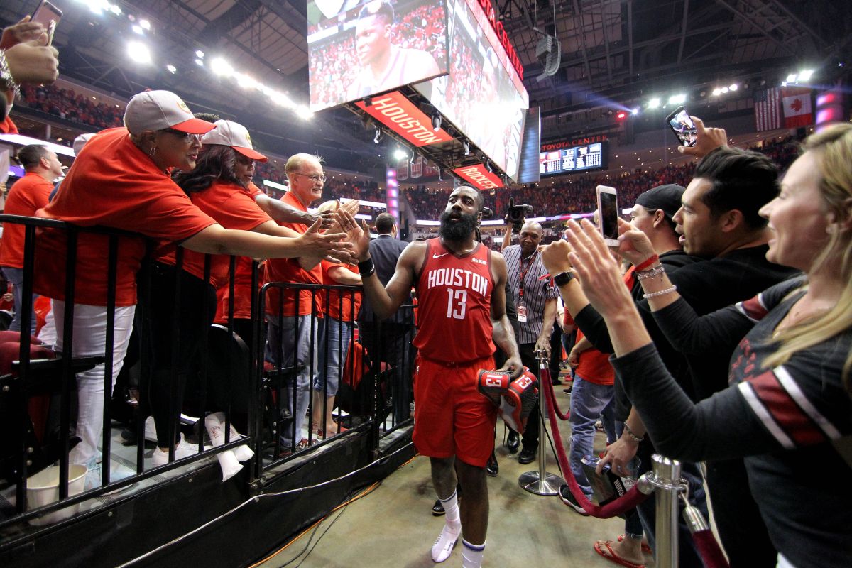 Pebasket James Harden anggap wasit tidak adil