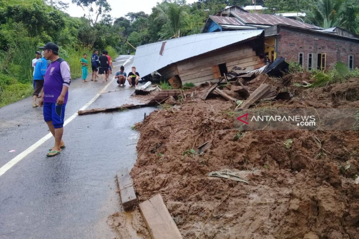 Tim SAR hentikan pencarian korban longsor Bengkulu Tengah