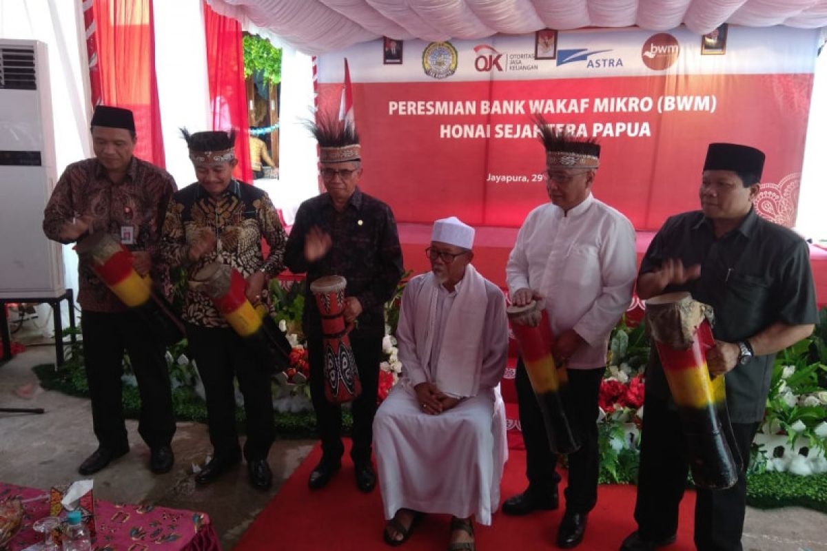 OJK resmikan bank wakaf mikro pertama di Papua