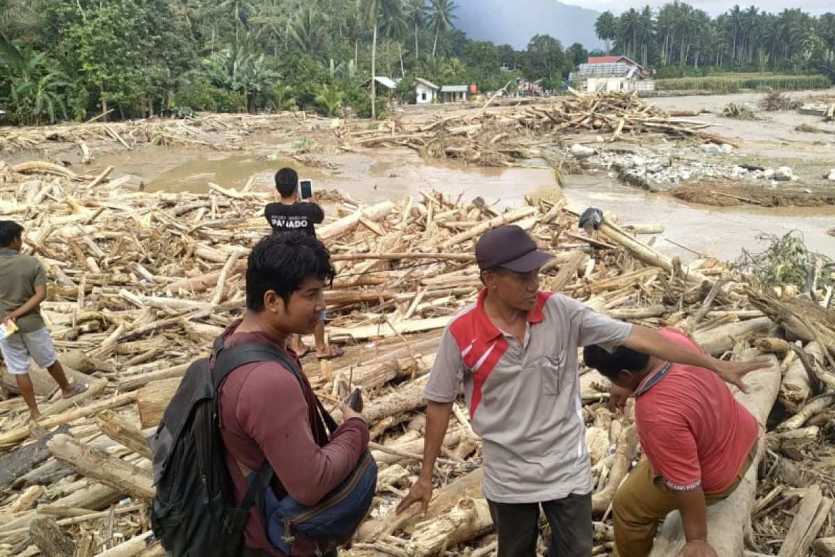 Banjir bandang disebut ACT "menyapu"  lima rumah di Gumbasa-Sulteng