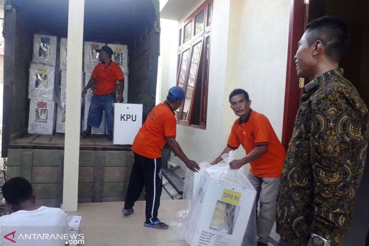 KPU Pasaman Barat baru terima surat suara hasil perekapan dari tiga kecamata