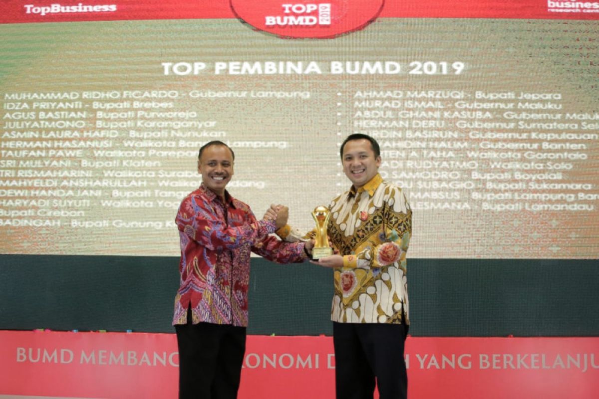 Gubernur Ridho Ficardo Meraih TOP Pembina BUMD 2019