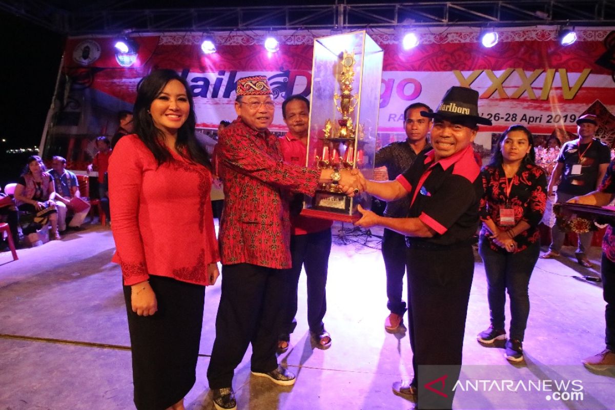 Ngabang Juara Umum Naik Dango XXXIV