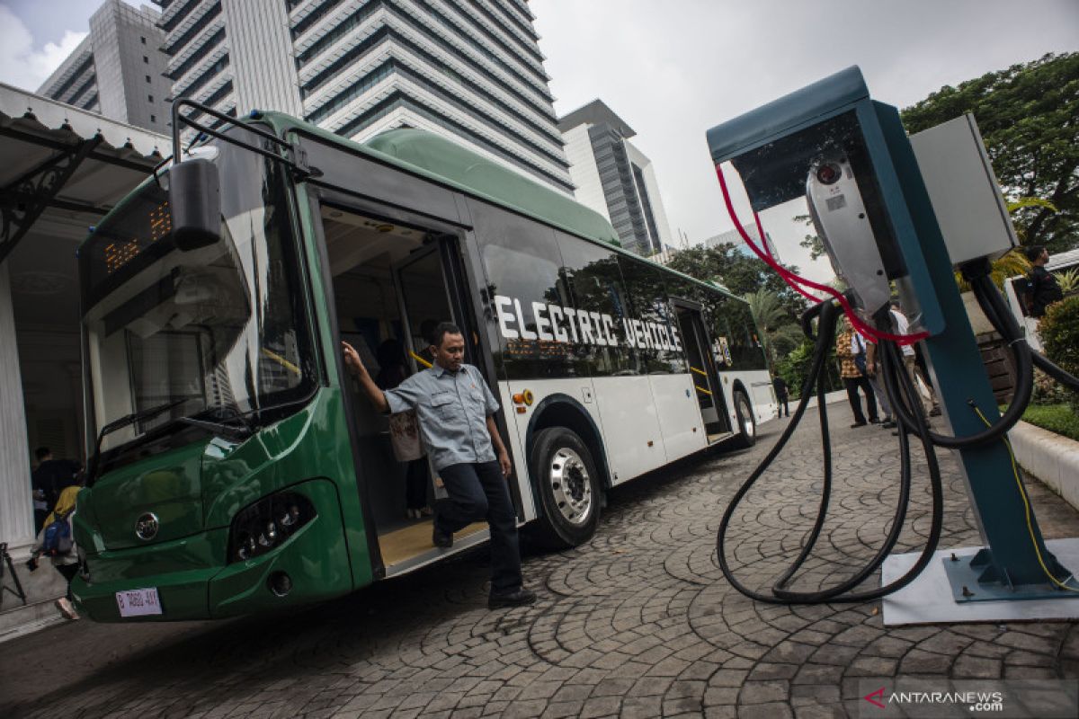 Bus listrik dan harapan udara bersih Jakarta