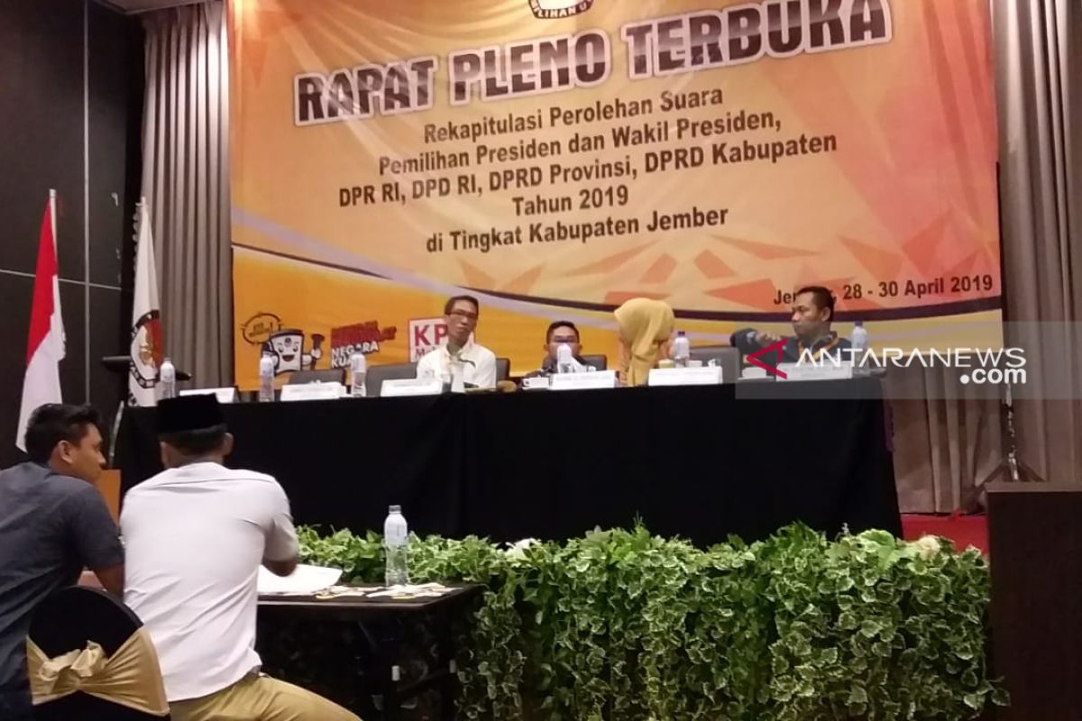 Di Jember, Jokowi-Amin kuasai 29 kecamatan, Prabowo-Sandi dua kecamatan