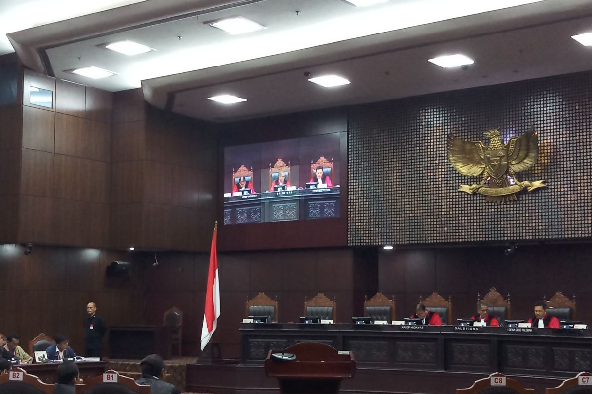 MK tidak berwenang adili gugatan GKR Hemas