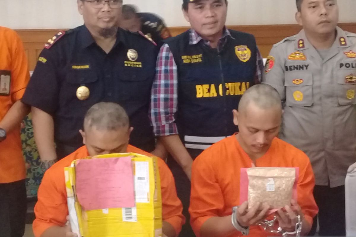 Bea Cukai Bali gagalkan penyelundupan pil ekstasi dari Jerman