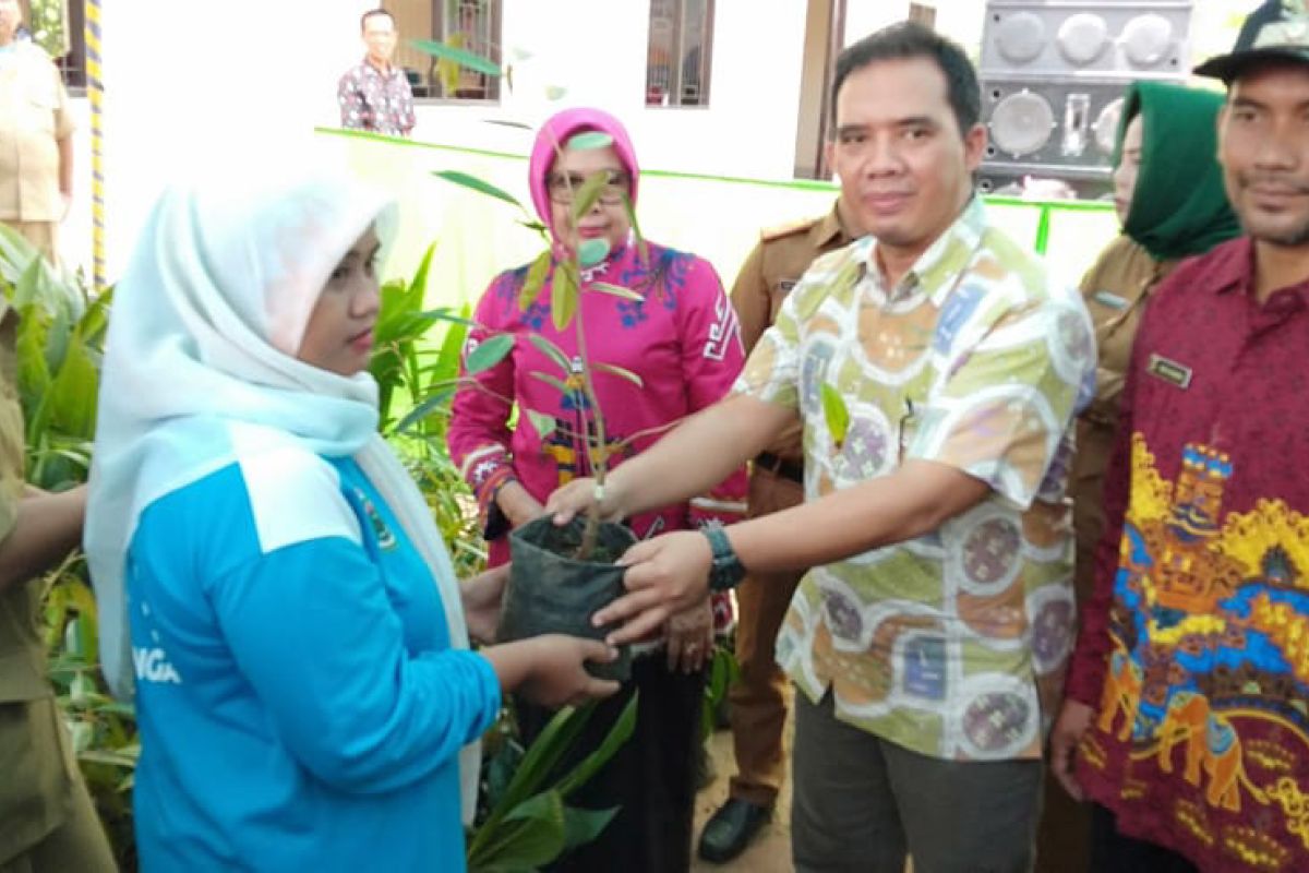 GGP bagikan 200 bibit durian