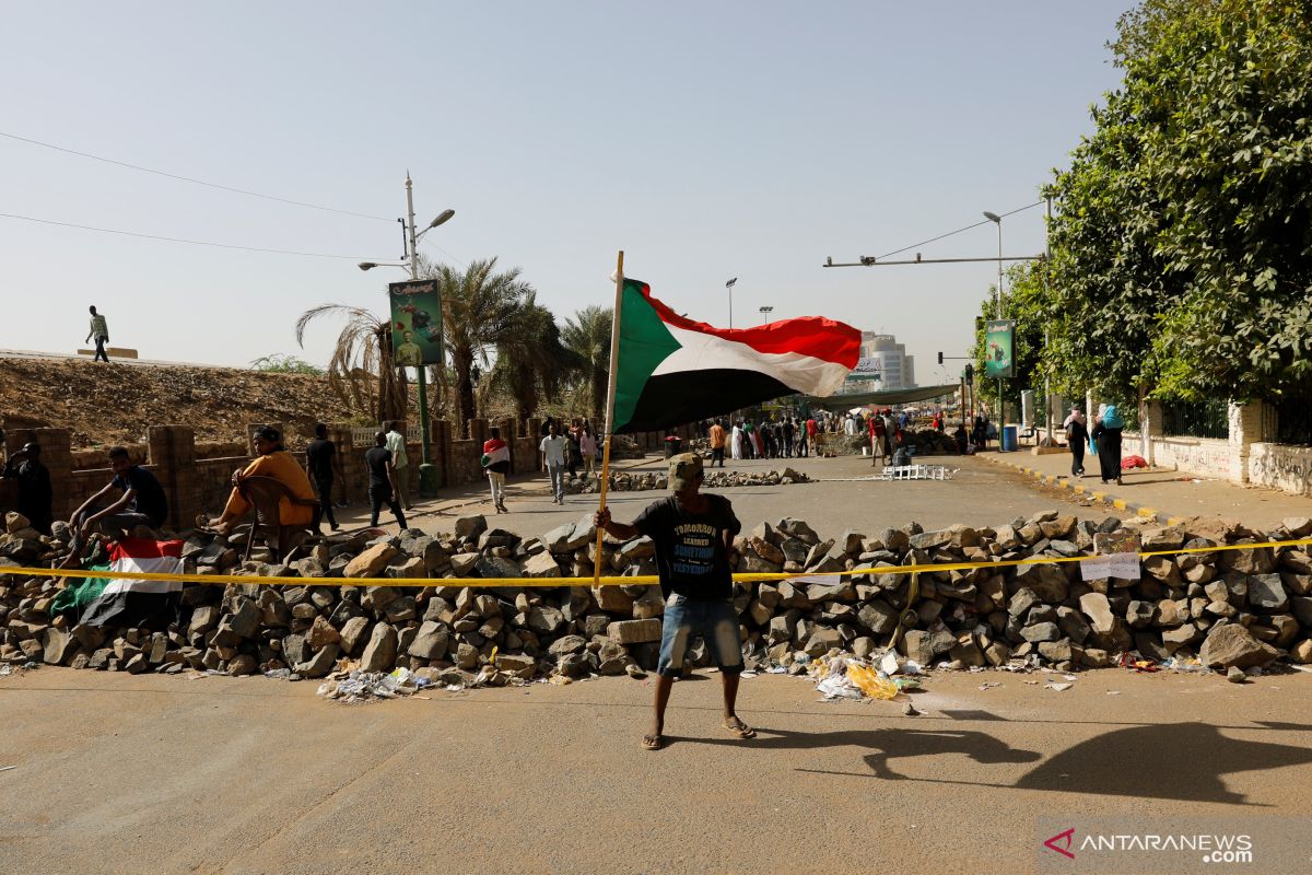 Pasukan Sudan menyerbu kamp pemrotes, sembilan orang tewas