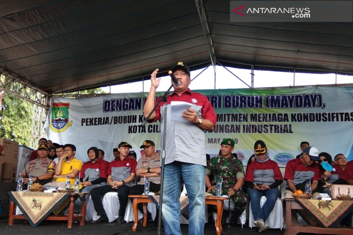 Wali Kota Cilegon minta buruh jaga hubungan industrial yang Harmonis