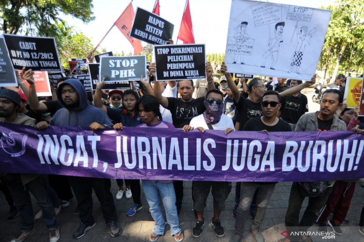 Indonesian workers continue fighting for decent wage, better benefits