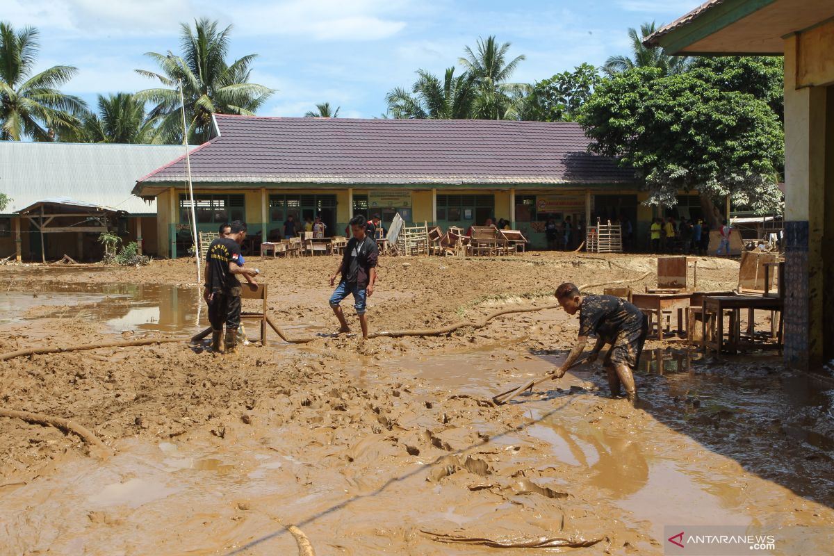 PWI dan Palm Mukomuko salurkan bantuan untuk korban banjir